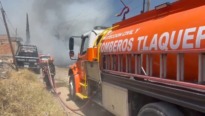 Hombre resulta con severas quemaduras tras incendio en casa de Tlaquepaque (Juan Carlos munguía)