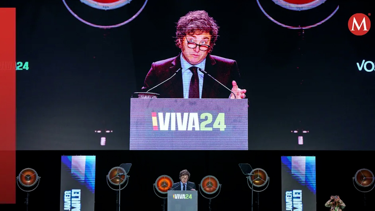 Javier Milei asiste a evento en España y llama corrupta a la esposa de Pedro Sánchez