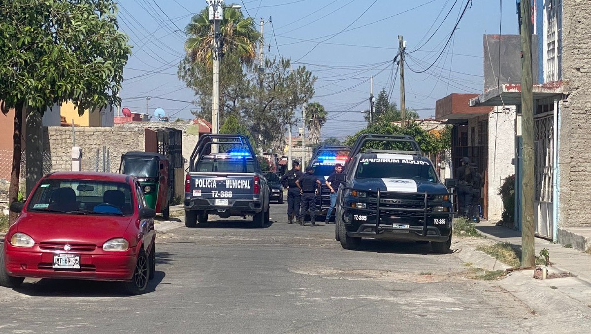 Autoridades acudieron al lugar del crimen en en Tlajomulco (Usi Toledo)