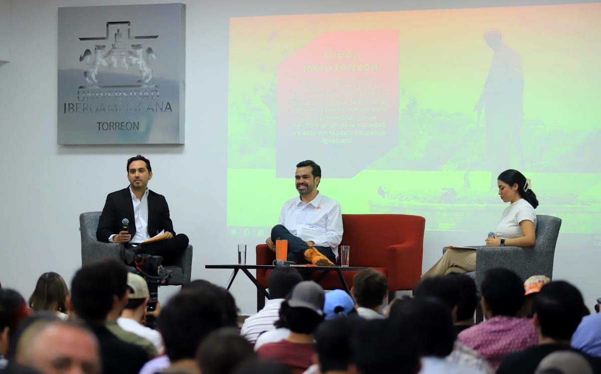 El candidato estuvo presente en Ibero Torreón. l Rolando Riestra