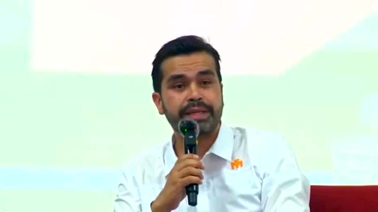 Jorge Álvarez Máynez se reúne con estudiantes de la Ibero Torreón
