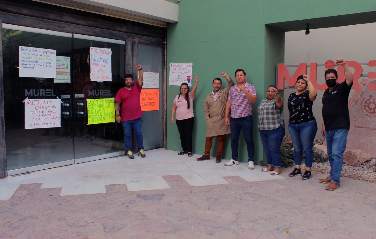 Trabajadores técnicos manuales que laboran en el Murel. (Martín Piña)