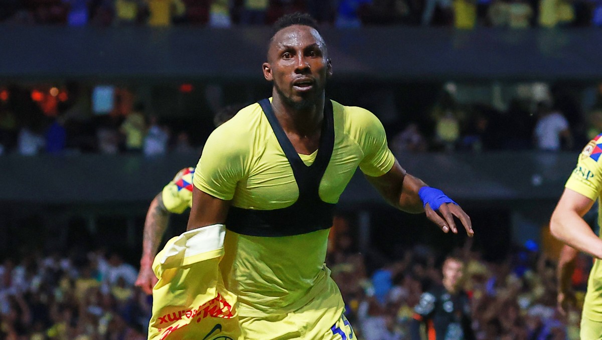 Equipo de Arabia Saudita habría lanzado oferta al América para fichar a Julián Quiñones (Imago 7)