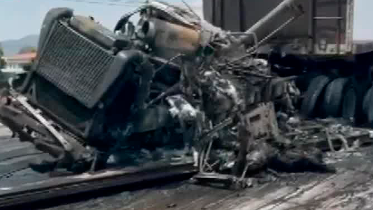 La explosión de un tráiler cobra la vida de una persona en Texcoco, Edomex
