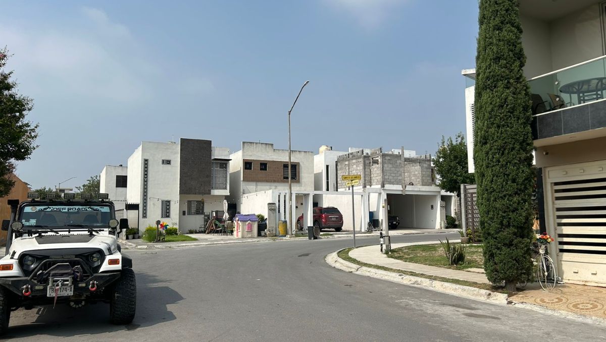 Habitantes de la colonia Bello Amanecer, en el municipio de Guadalupe, no cuentan con el servicio de energía eléctrica. Fabricio Gallegos