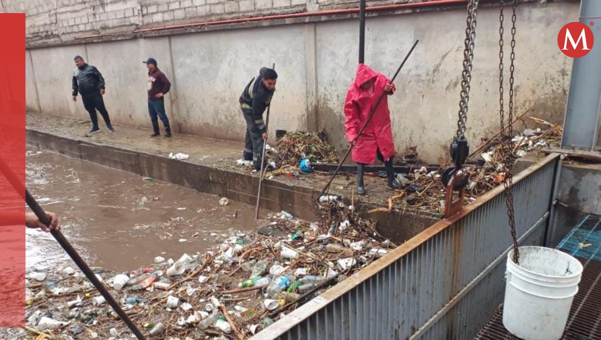 Realizan trabajos de limpieza para evitar inundaciones en empresas de Ecatepec. Foto: (Juan Camacho)