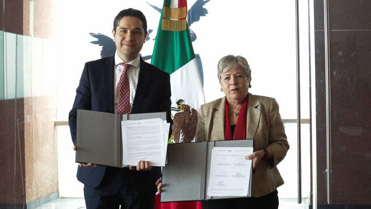 SRE y SAT firmaron un convenio para que interesados cumplan requisitos a fin de acceder a programas de vivienda. | @SATMX
