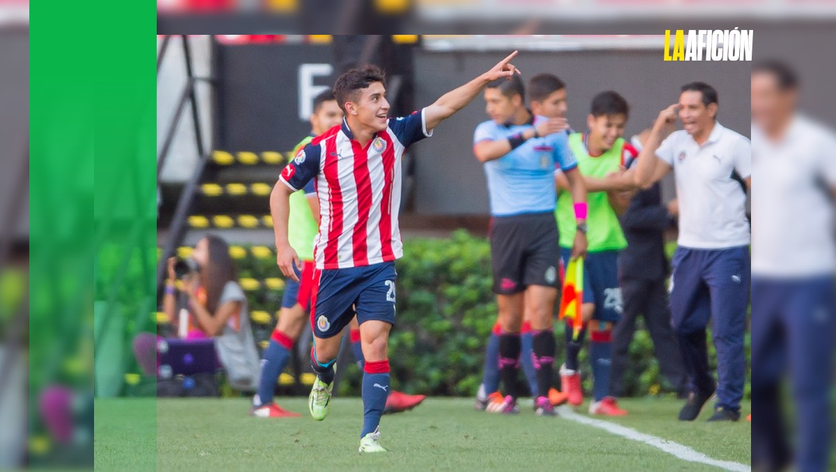 Alejandro Zendejas llegó a Chivas pero no logró destacar (Foto: Mexsport | Diseño: La Afición)