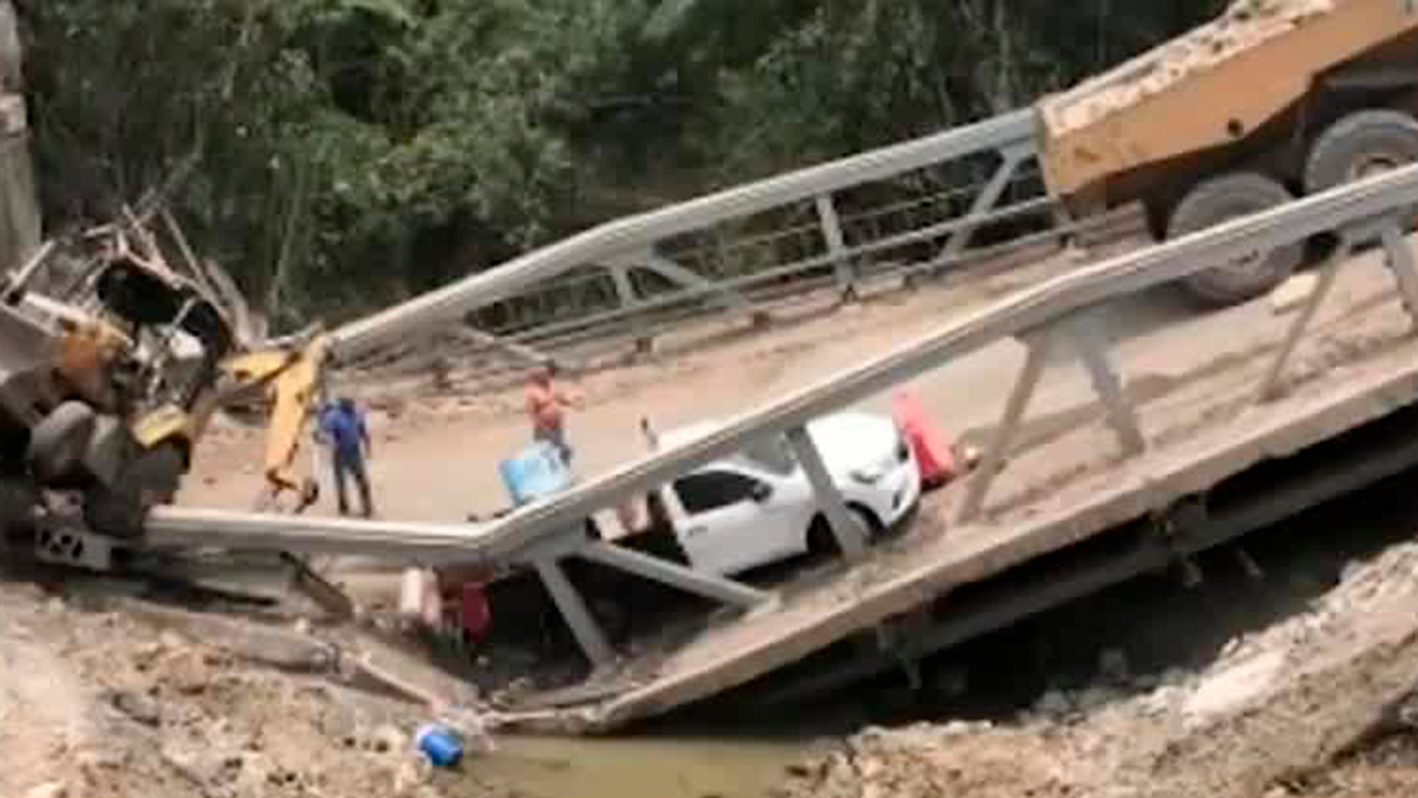 La caída de un puente vehicular en San Luis Potosí deja a tres personas heridas