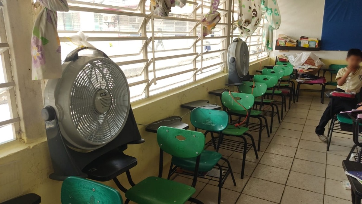 La directora del plantel señaló que el programa "Escuelas dignas" no le fue entregado a la institución. Especial