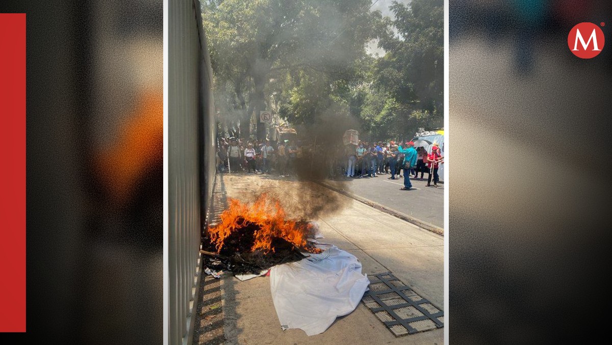 Protestan frente a instalaciones del PAN | Especial