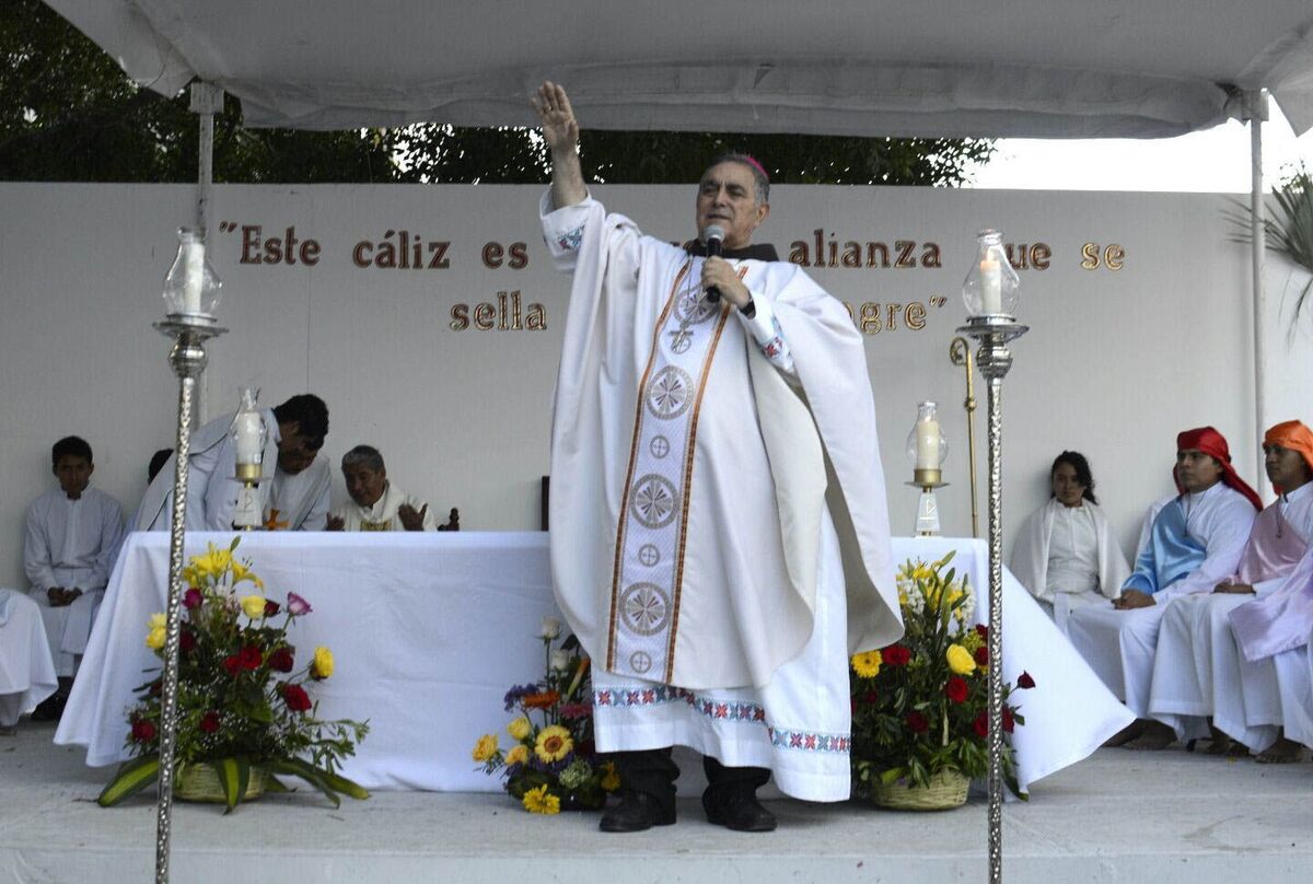 Salvador Rangel Mendoza participa en misa de ordenación tras su reaparición | Fotografía de referencia | Cuartoscuro
