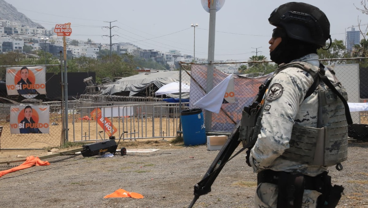 Caída de escenario de evento de MC en San Pedro Garza García / Leonel Rocha