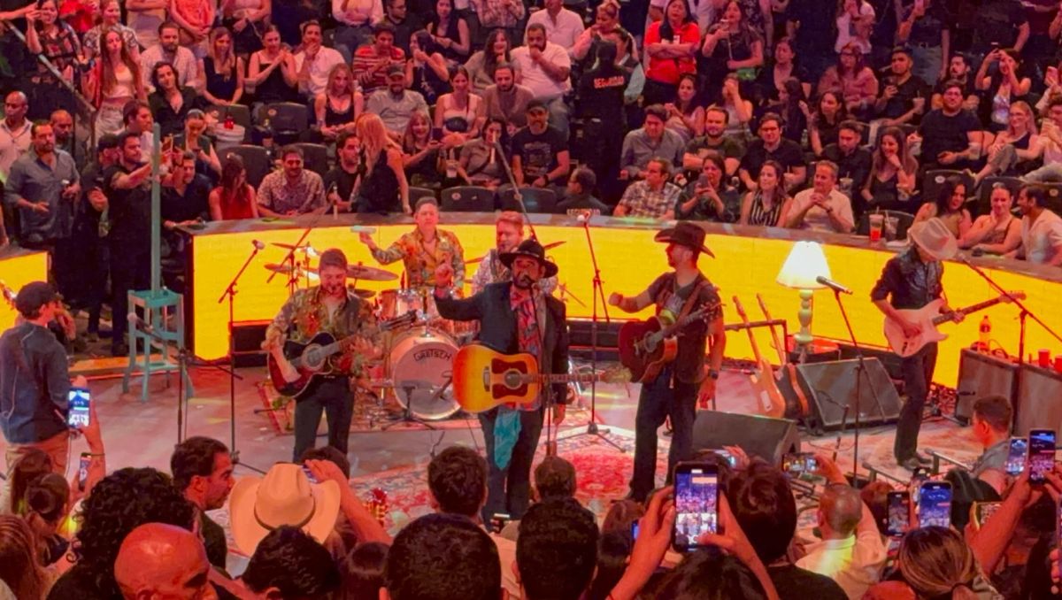 La banda salió del escenario con el tema “Ahí Estaré”. Tadeo Gómez