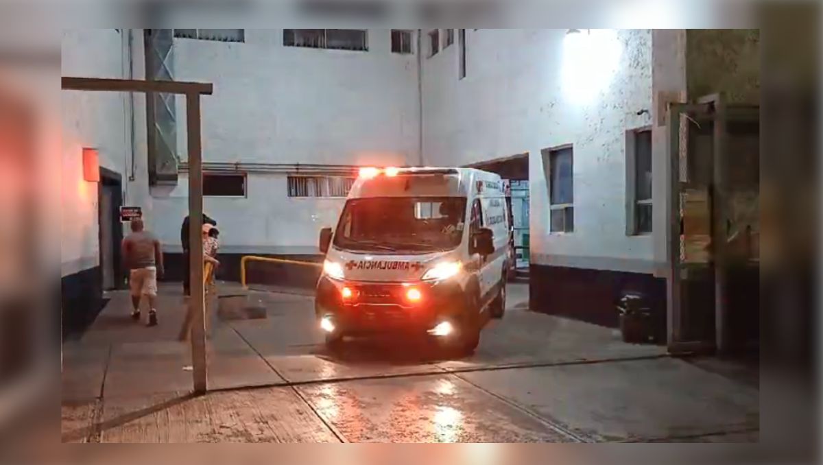 Paramédicos atendieron la lesionada. (Especial)