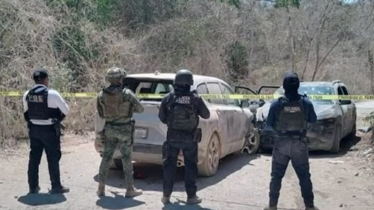 Aseguran armas, municiones y 3 vehículos en La Unión, Guerrero