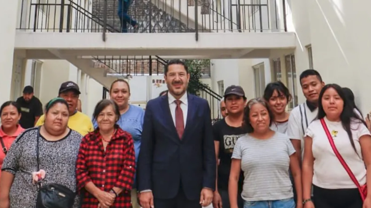 Gobierno de la CdMx entrega viviendas dignas a 43 familias otomíes