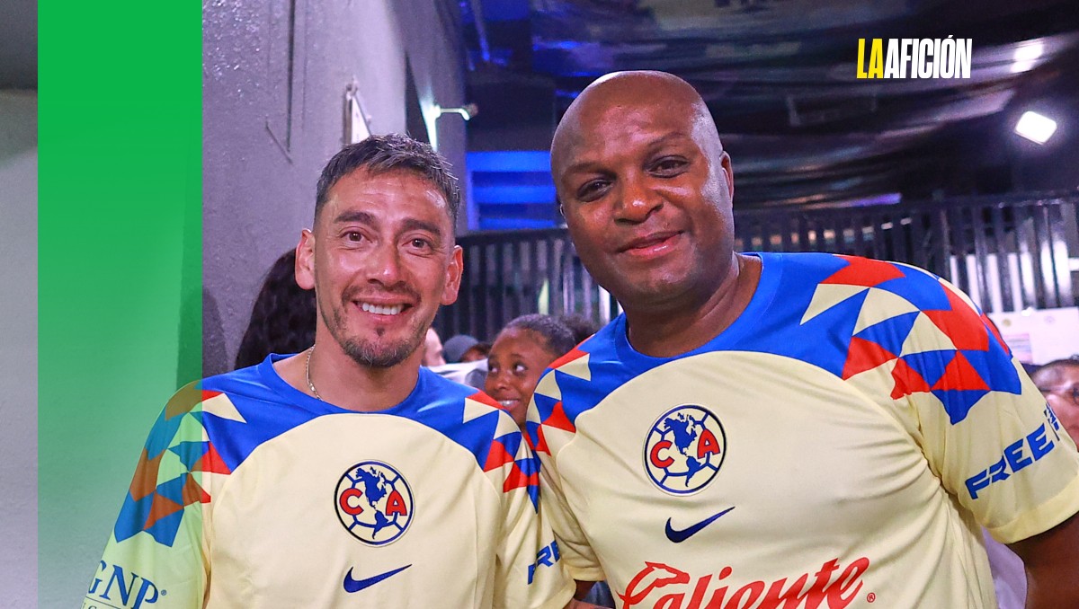 Sambueza y Mosquera, presentes en estadio para apoyar a América (Imago7)
