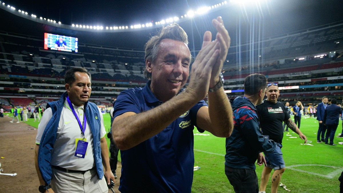 Así celebró Emilio Azcárraga con el 'Burro' Van Rankin el gol del bicampeonato del América (Imago7)