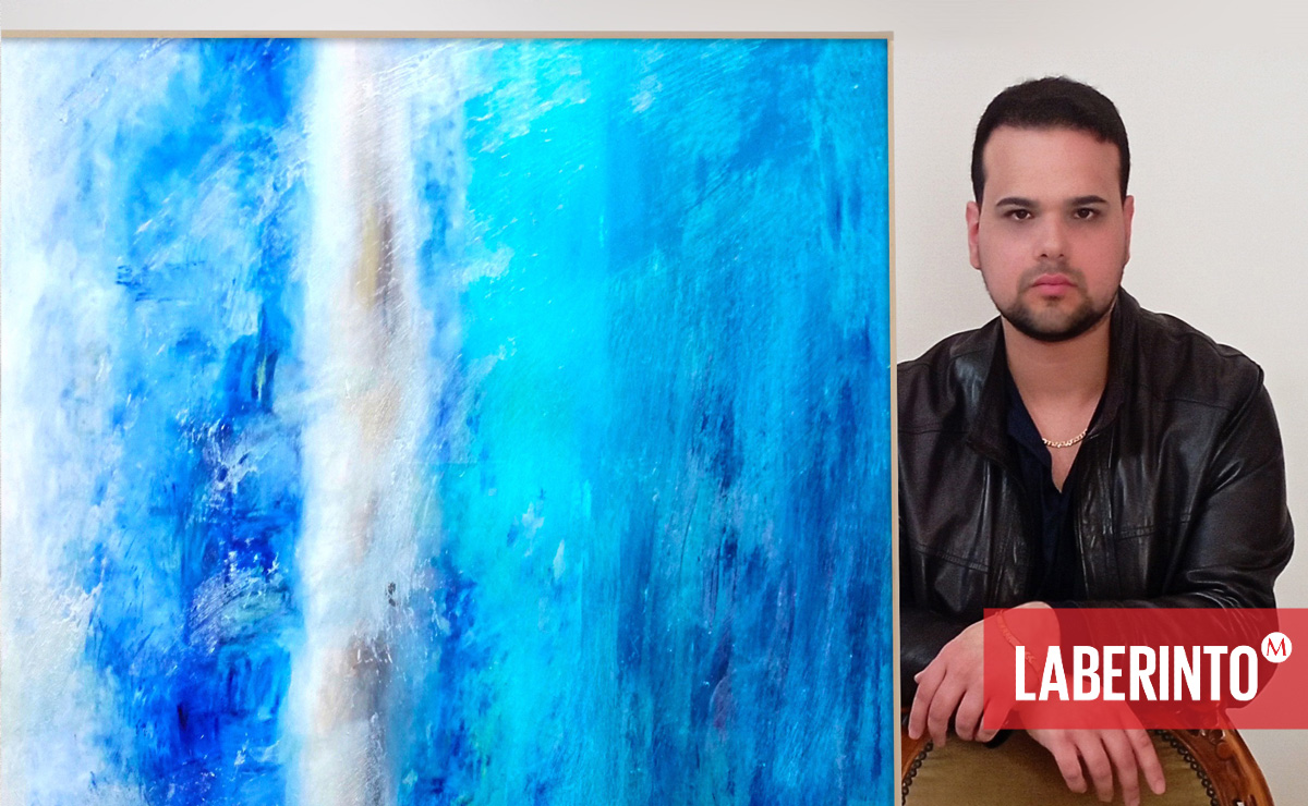 Giovanni Guida junto a su obra 'Soplo vital'. (Cortesía)