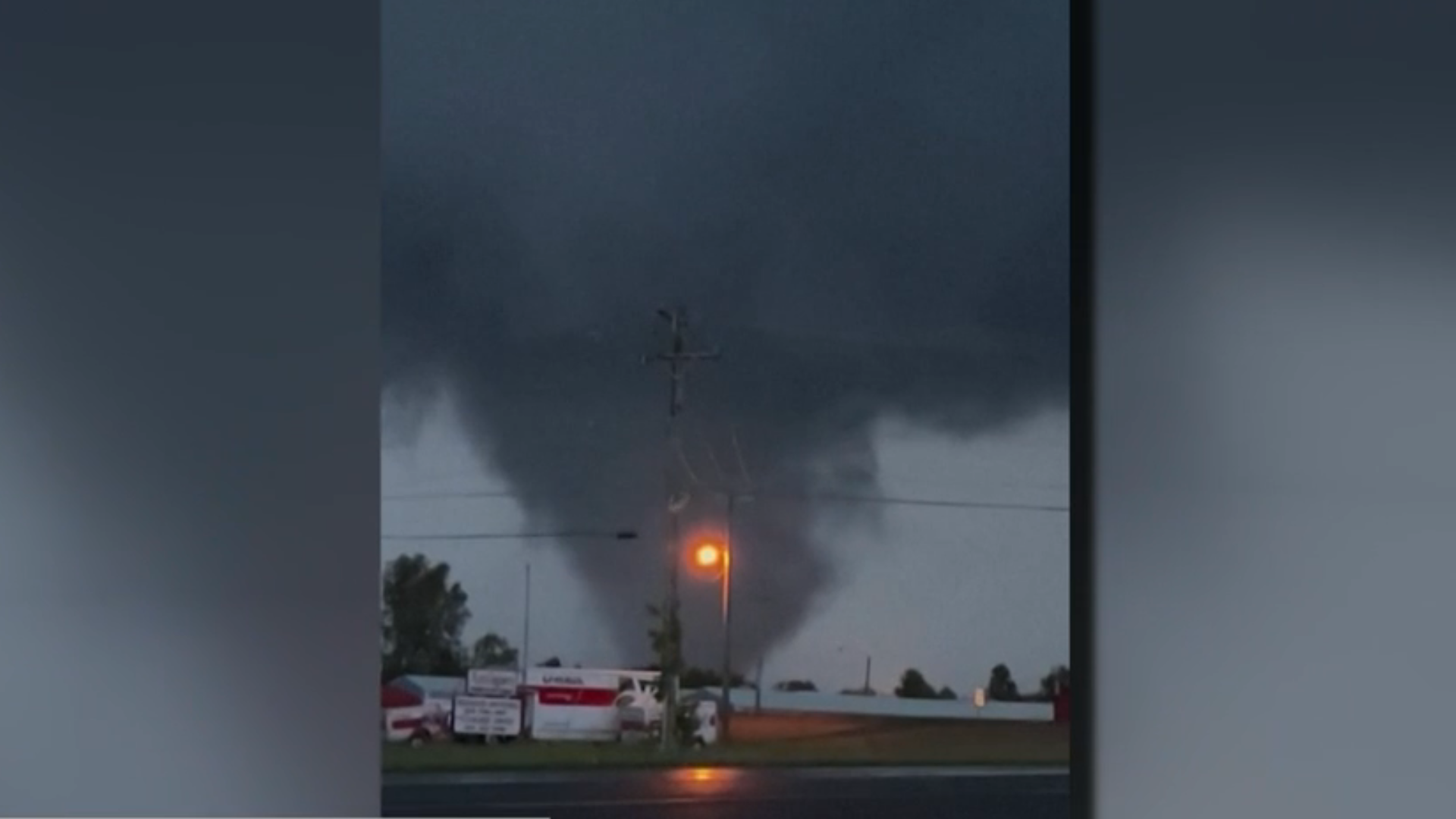 Tormentas en EU destruyen viviendas y dejan 14 muertos