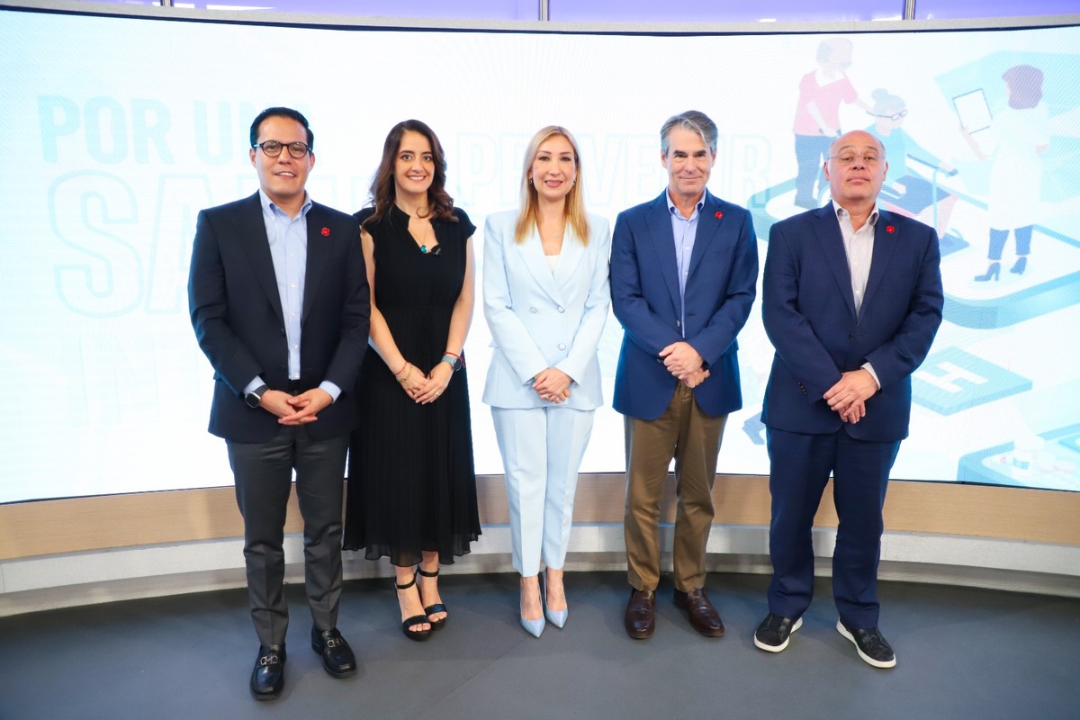 Panelistas de Milenio Foros "Por una salud integral"