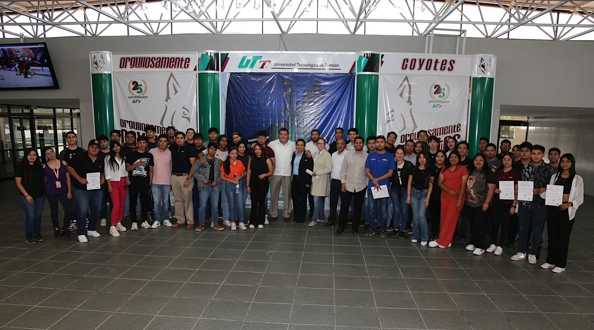 Alumnos en el Programa Prevención de Accidentes, Lesiones y Seguridad Vial. (cortesía)
