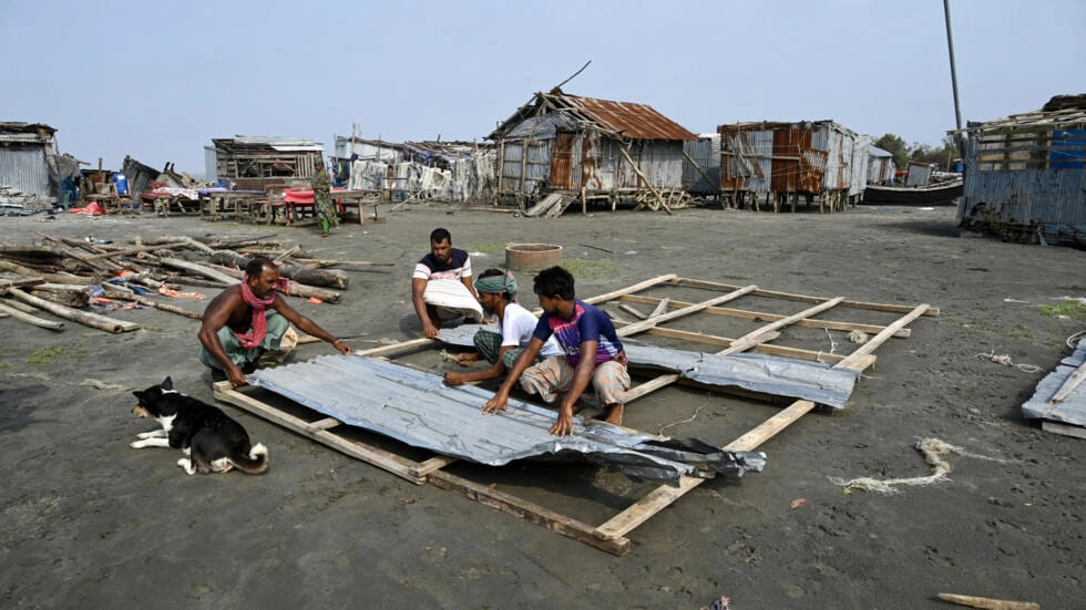 Ciclón Remal en Bangladés e India deja al menos 65 muertos. | Foto: AFP