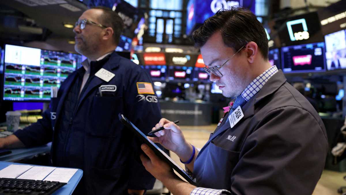 El mercado de capitales perdió en todo el mundo por alza en tasas de las notas del Tesoro de Estados Unidos. | Reuters