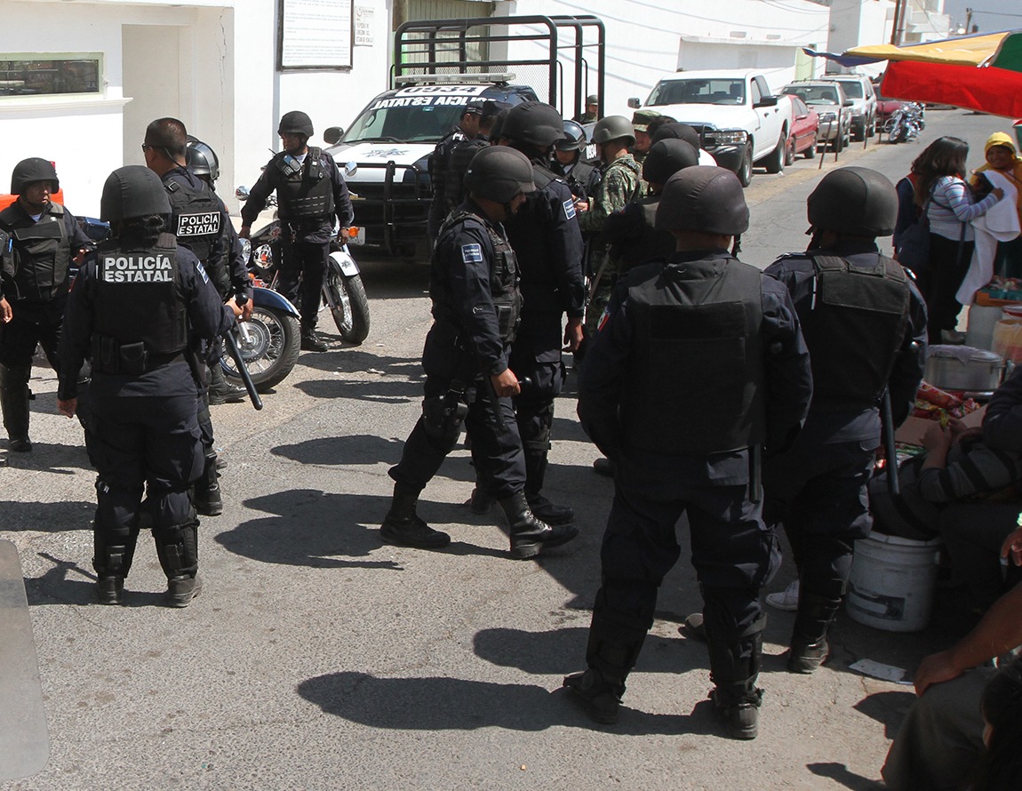 Operativos de la policía estatal para el cuidado de los candidatos. (Jorge Sánchez)
