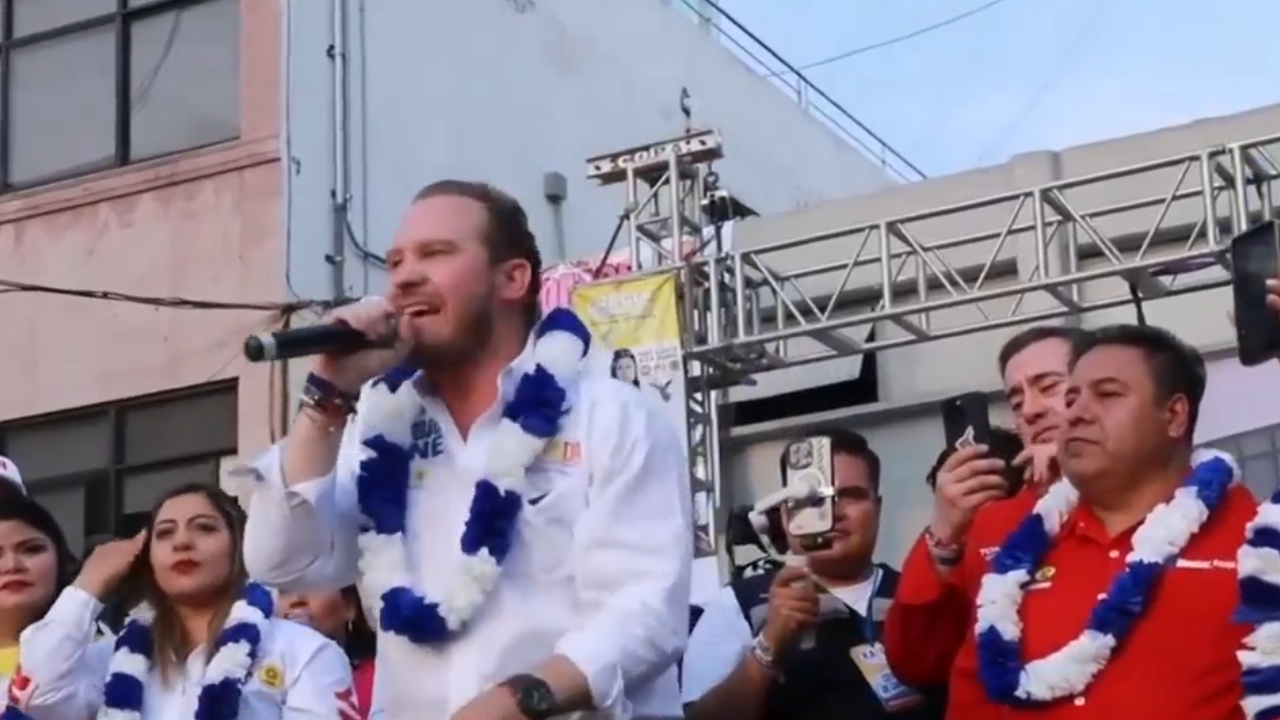 Otorgan bastón de mando a Santiago Taboada en Tláhuac, CdMx