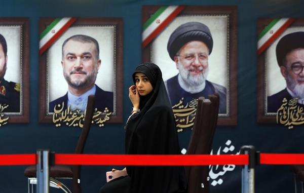 Inscripción de candidatos presidenciales iraníes antes de las elecciones | Foto: EFE