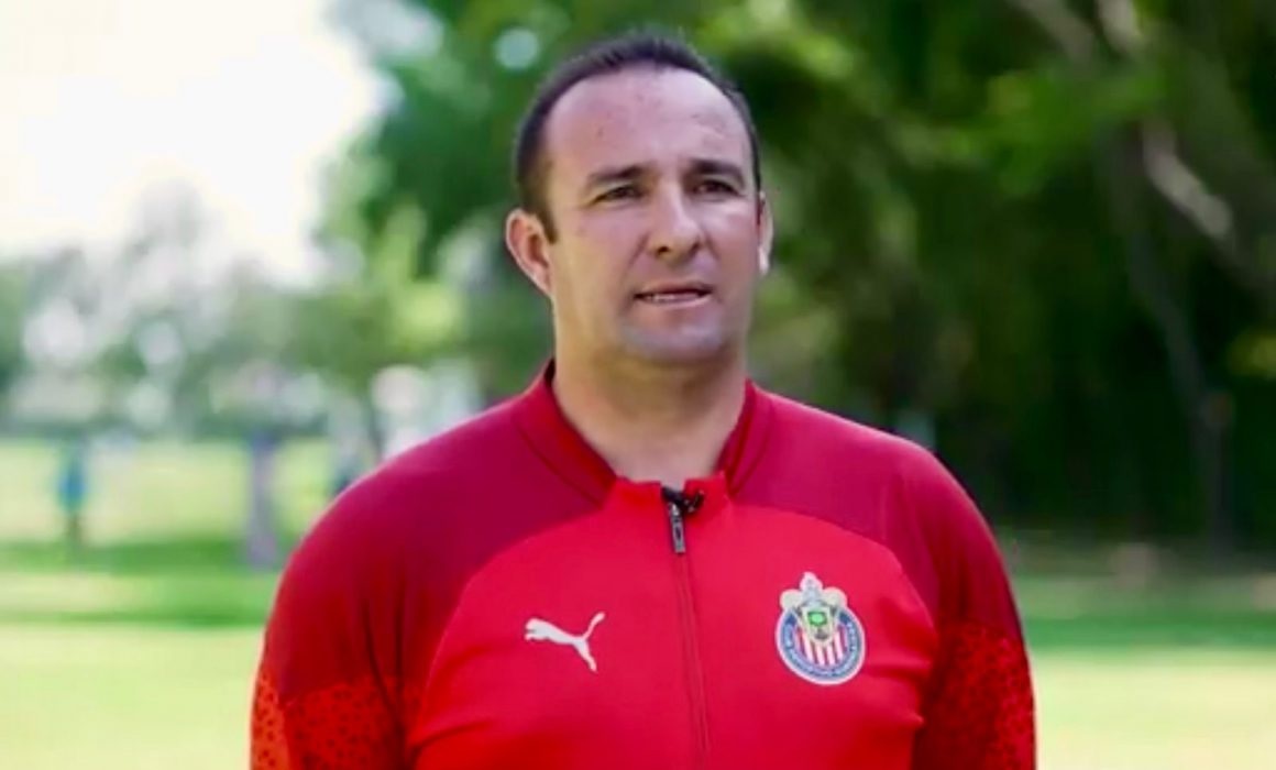 Quino Moreno, DT de Chivas Femenil. (Especial)