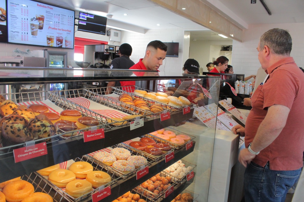 Tim Hortons abre su quinta sucursal en La Laguna. (Roberto Amaya)