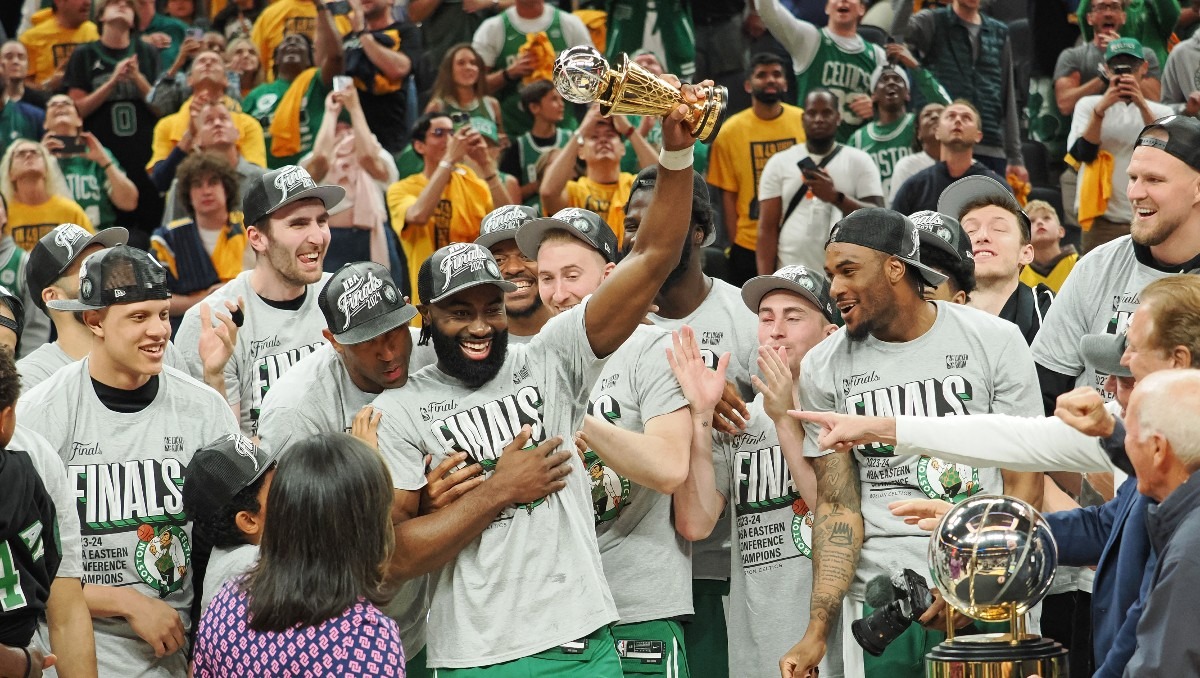 Boston Celtics es junto a Lakers el equipo con más títulos de NBA en la historia (AFP)