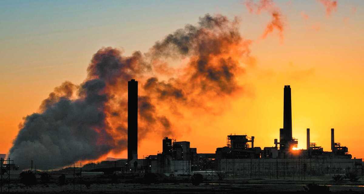 La Casa Blanca espera alcanzar un sector energético libre de esta contaminación para 2035. AP