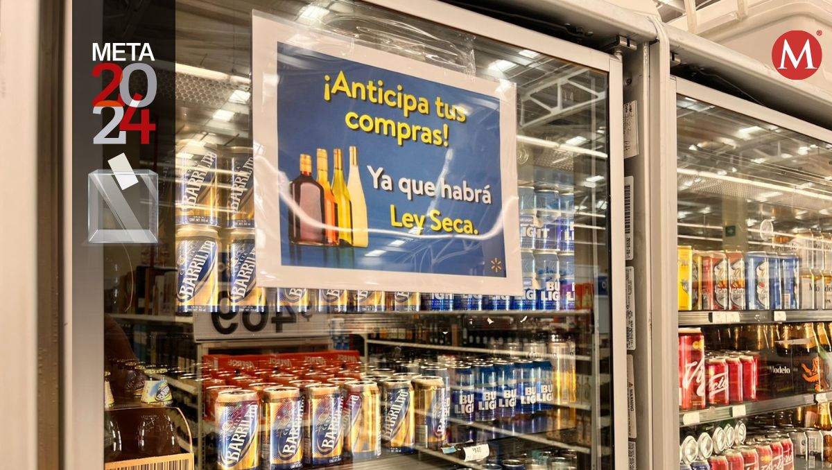 En algunos comercios se colocaron anuncios advirtiendo sobre la suspensión de la venta de alcohol. Jorge López