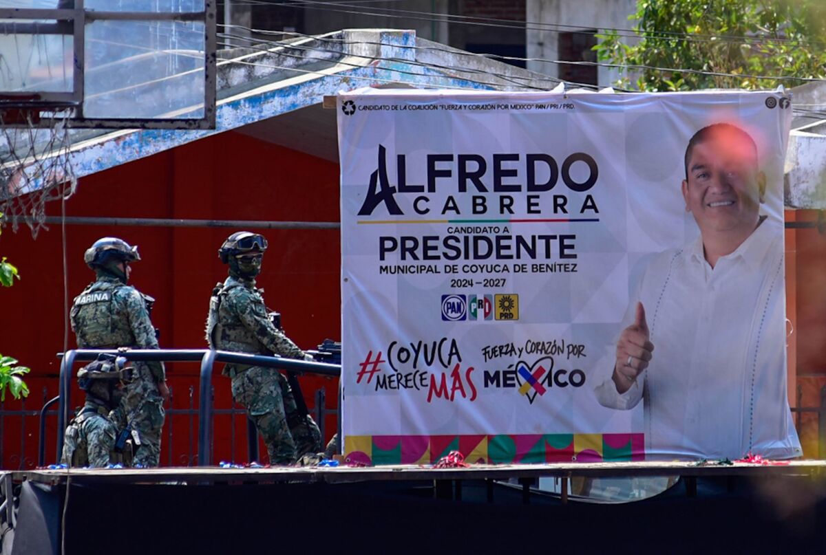 Alfredo Cabrera Barrientos fue asesinado y su esposa sería la candidata del PRI-PAN-PRD a la presidencia municipal de Coyuca de Benítez. | Cuartoscuro