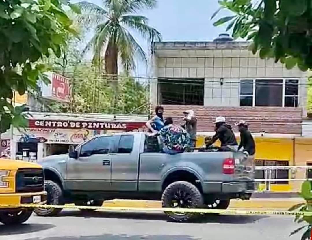 Encapuchados movilizan a las autoridades en Huejutla de Reyes durante la jornada electoral