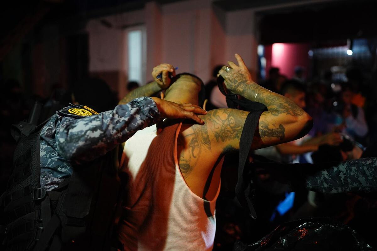 Fueron trasladados 225 miembros de la pandilla Barrio 18 de la cárcel de seguridad "El Infiernito". | Ministerio de Gobernación