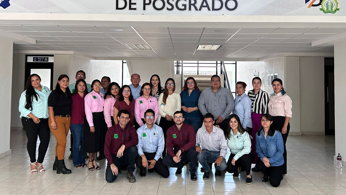 Alumnos que presentaron su proyecto en el Coloquio de Avances de Investigación de Posgrado. (cortesía)