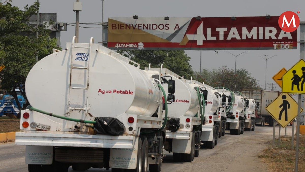 Envían pipas para distribuir agua en la zona sur de Tamaulipas