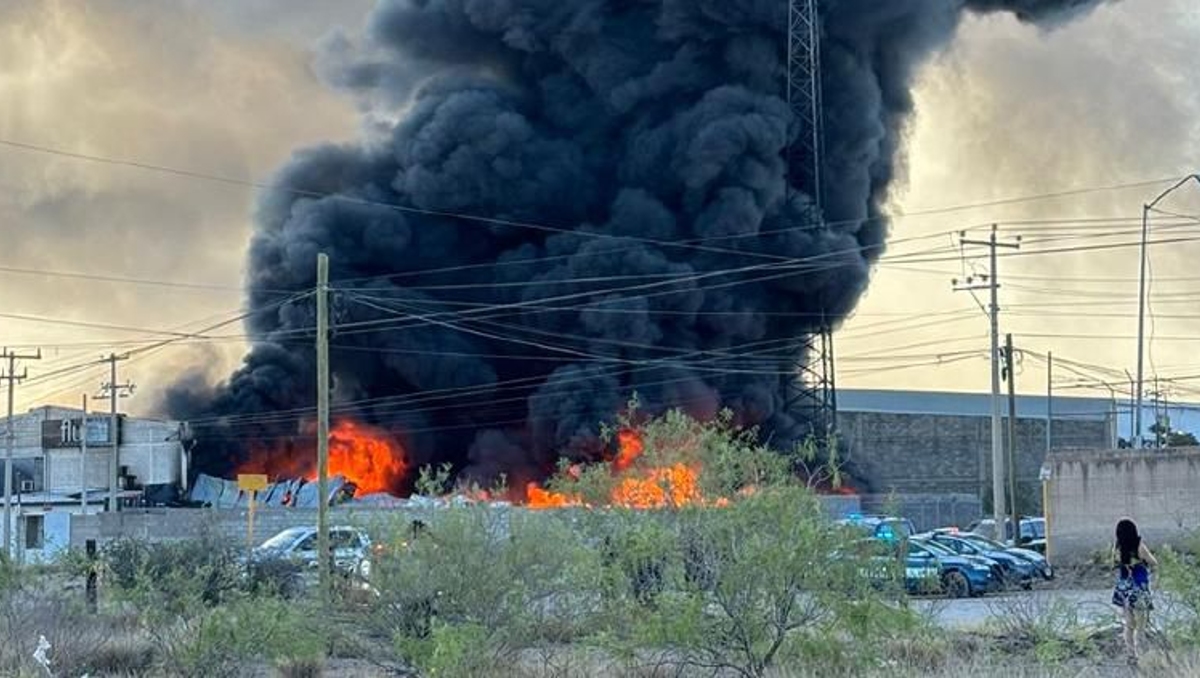 El fuego fue perceptible desde distintos puntos de la ciudad de Chihuahua. | Especial