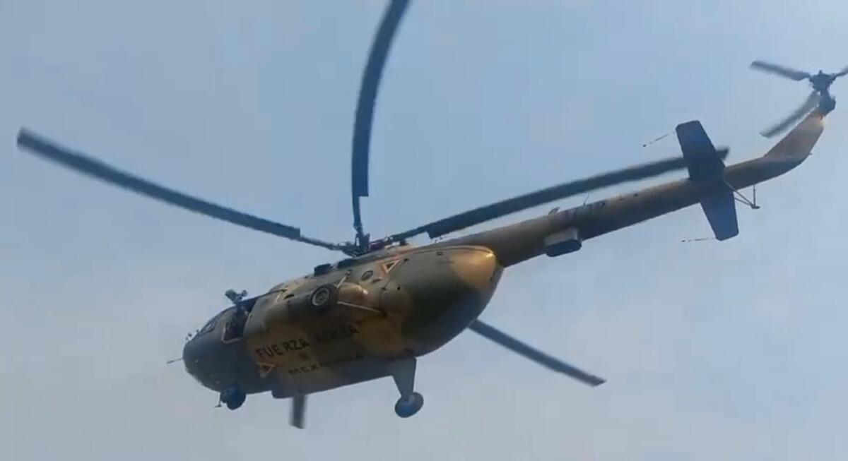 Helicóptero de Sedena en apoyo contra siniestro en Puebla y Veracruz / Especial