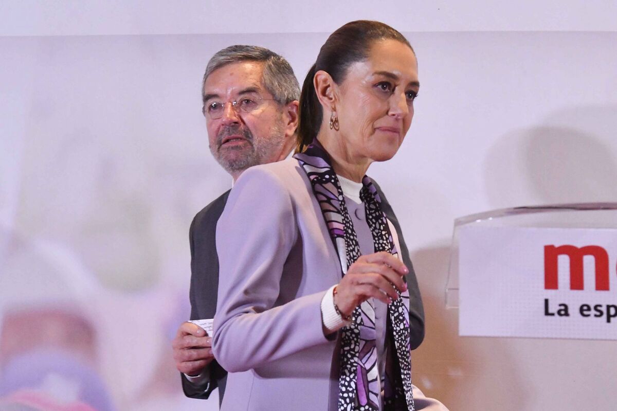 Juan Ramón de la Fuente y Claudia Sheinbaum. | Foto: Cuartoscuro