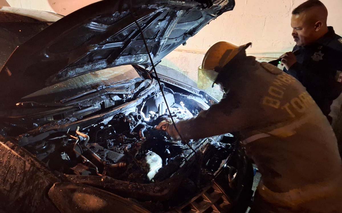 La camioneta se encontraba estacionada cerca de la puerta. l Especial
