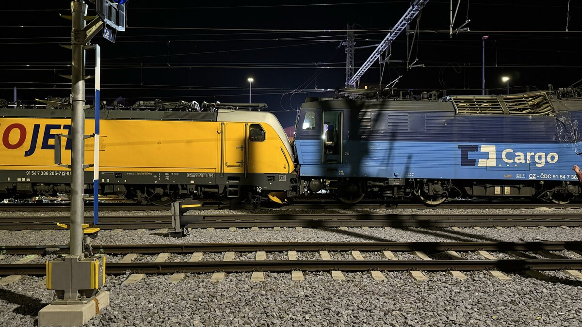 Choque de trenes en República Checa. | Foto: @sejkPce