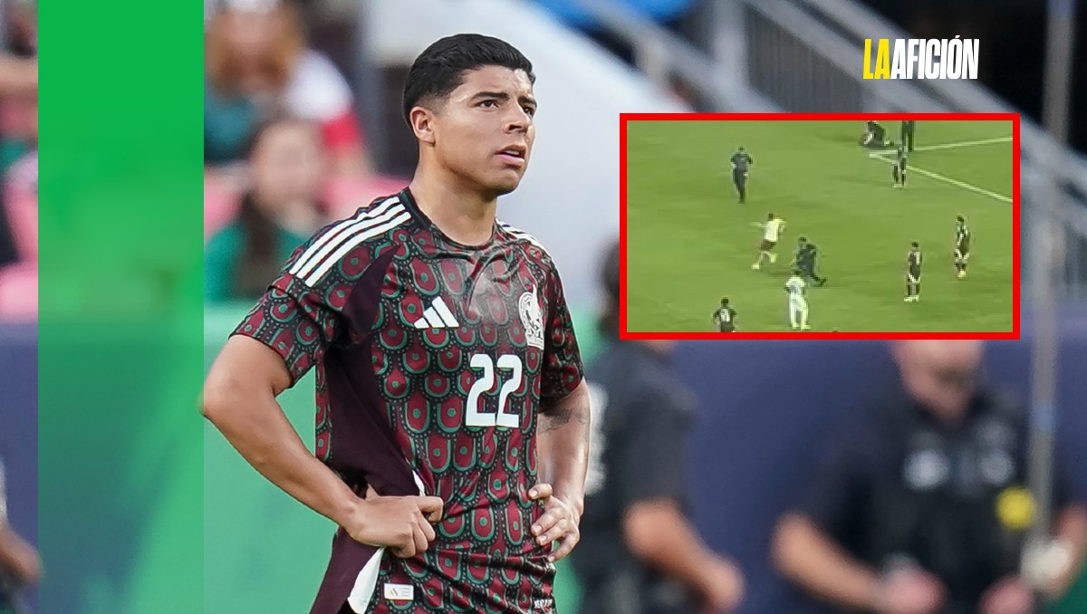 Espontáneos invaden la cancha y hacen que se termine la goleada de Uruguay a México (Imago7)