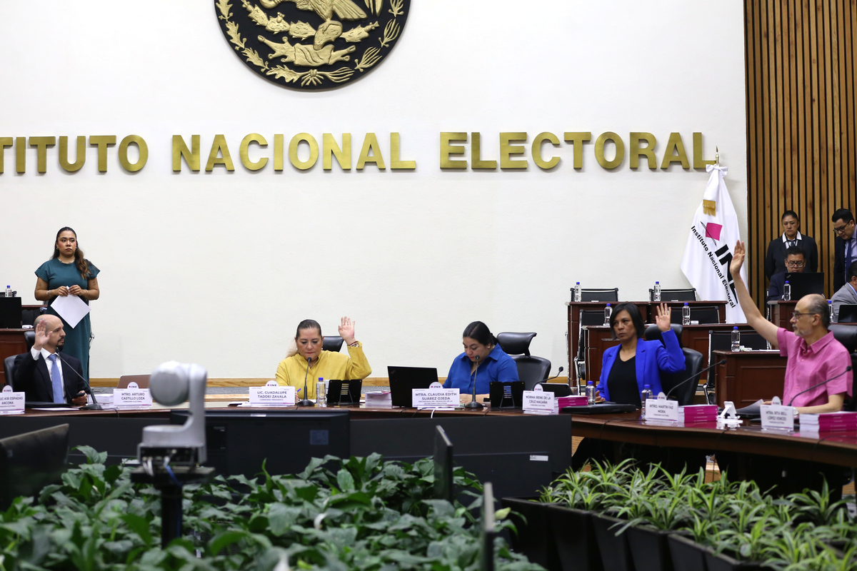 Sesión del INE donde se dio inicio a los cómputos distritales. | Ariana Pérez