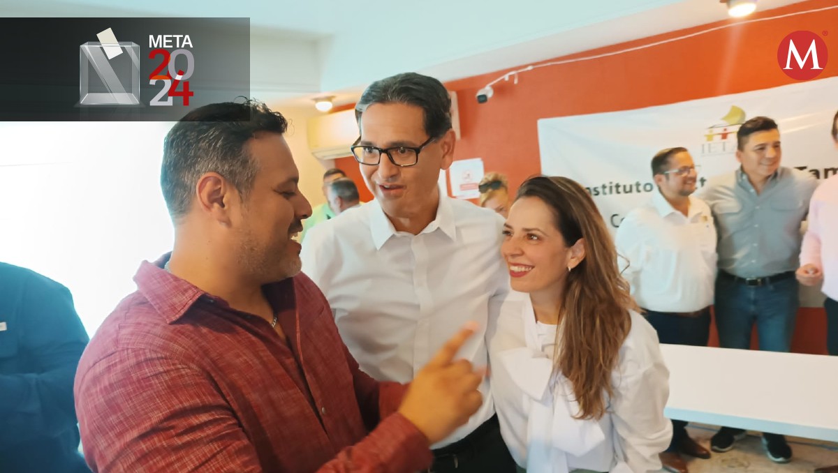Erasmo González recibe constancia; es alcalde electo de Ciudad Madero. (Pablo Reyes)